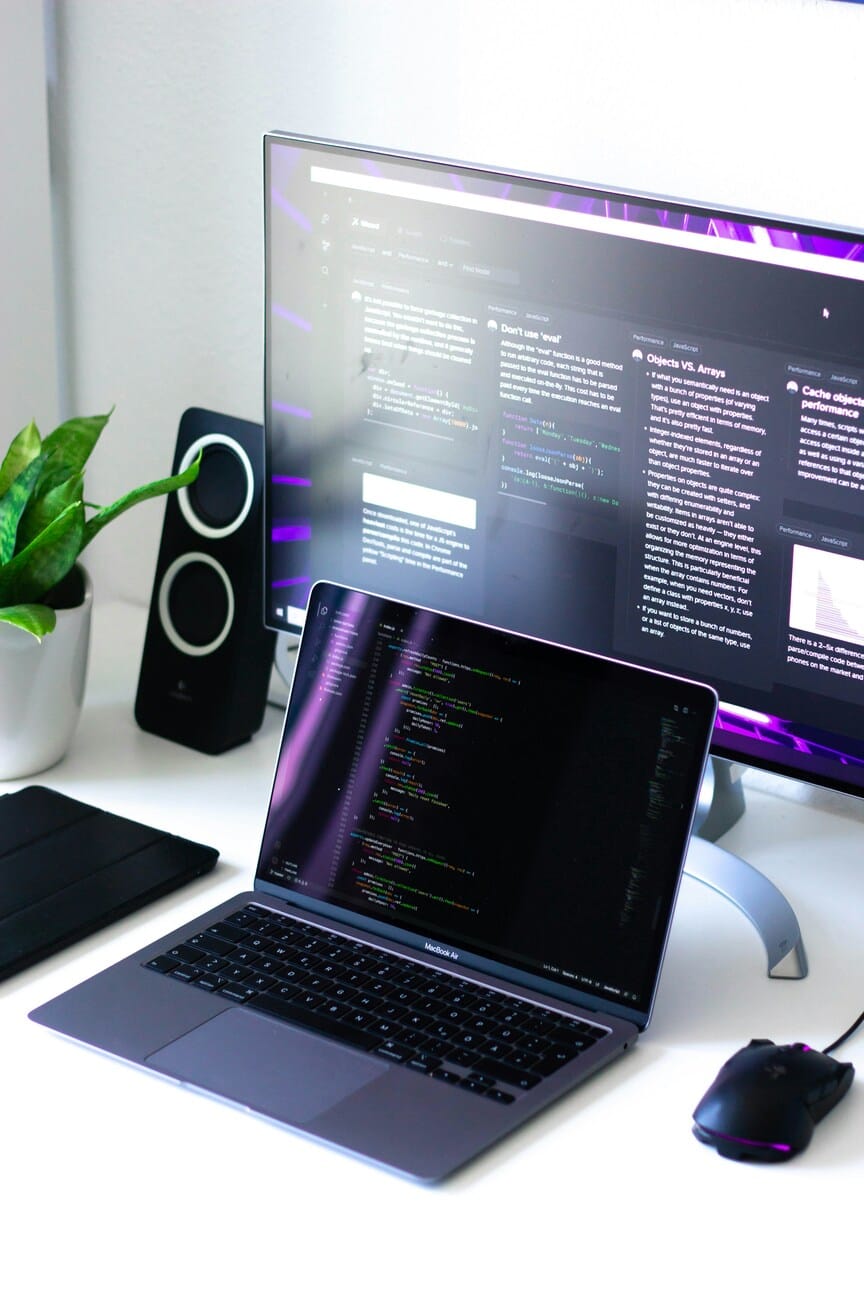 walling-e_MdMMKrgdY-unsplash (1) (1) Sales recruitment for SaaS company